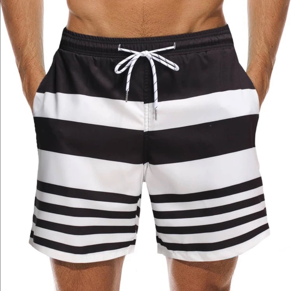 ♥️ NWT Men’s Black & White Striped Swim Trunks